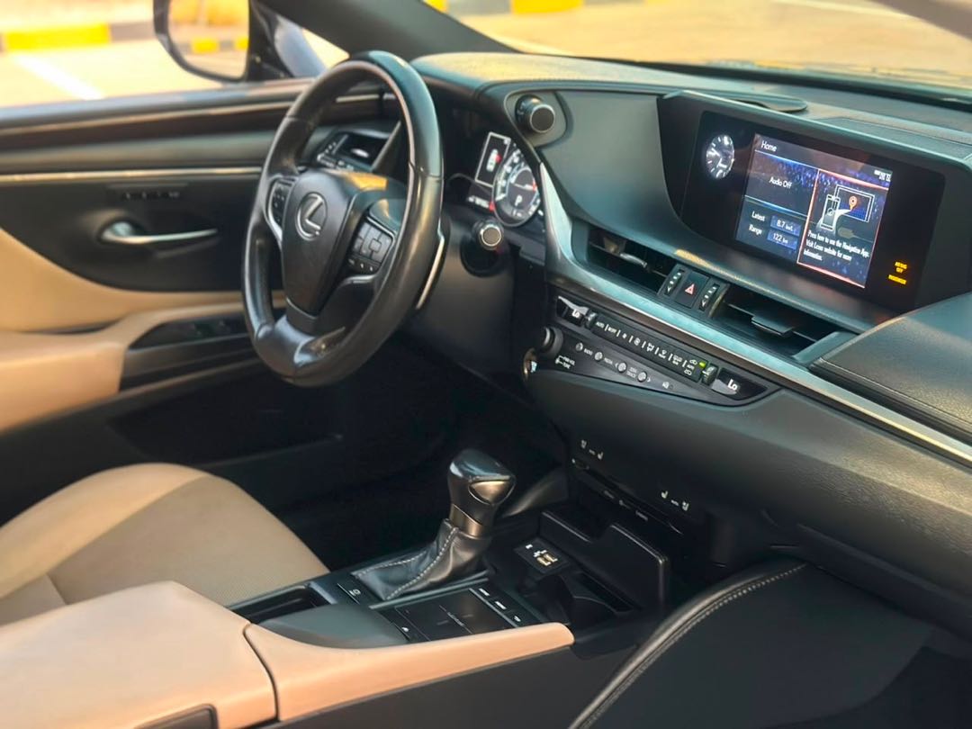 Car Image 2019 LEXUS ES 350
