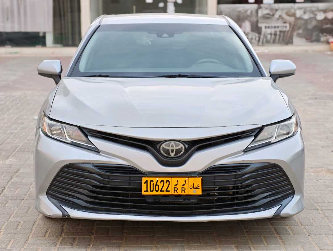 Car Image 2018 TOYOTA CAMRY LE