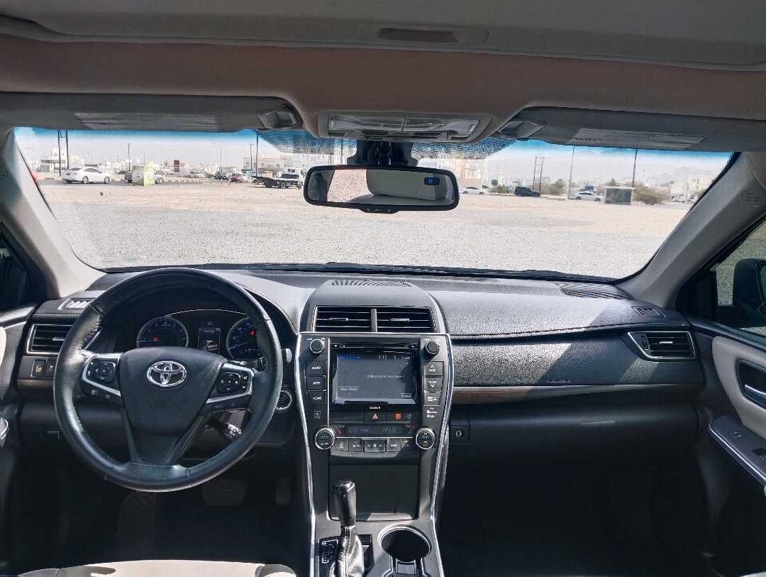 Car Image 2017 TOYOTA CAMRY XLE