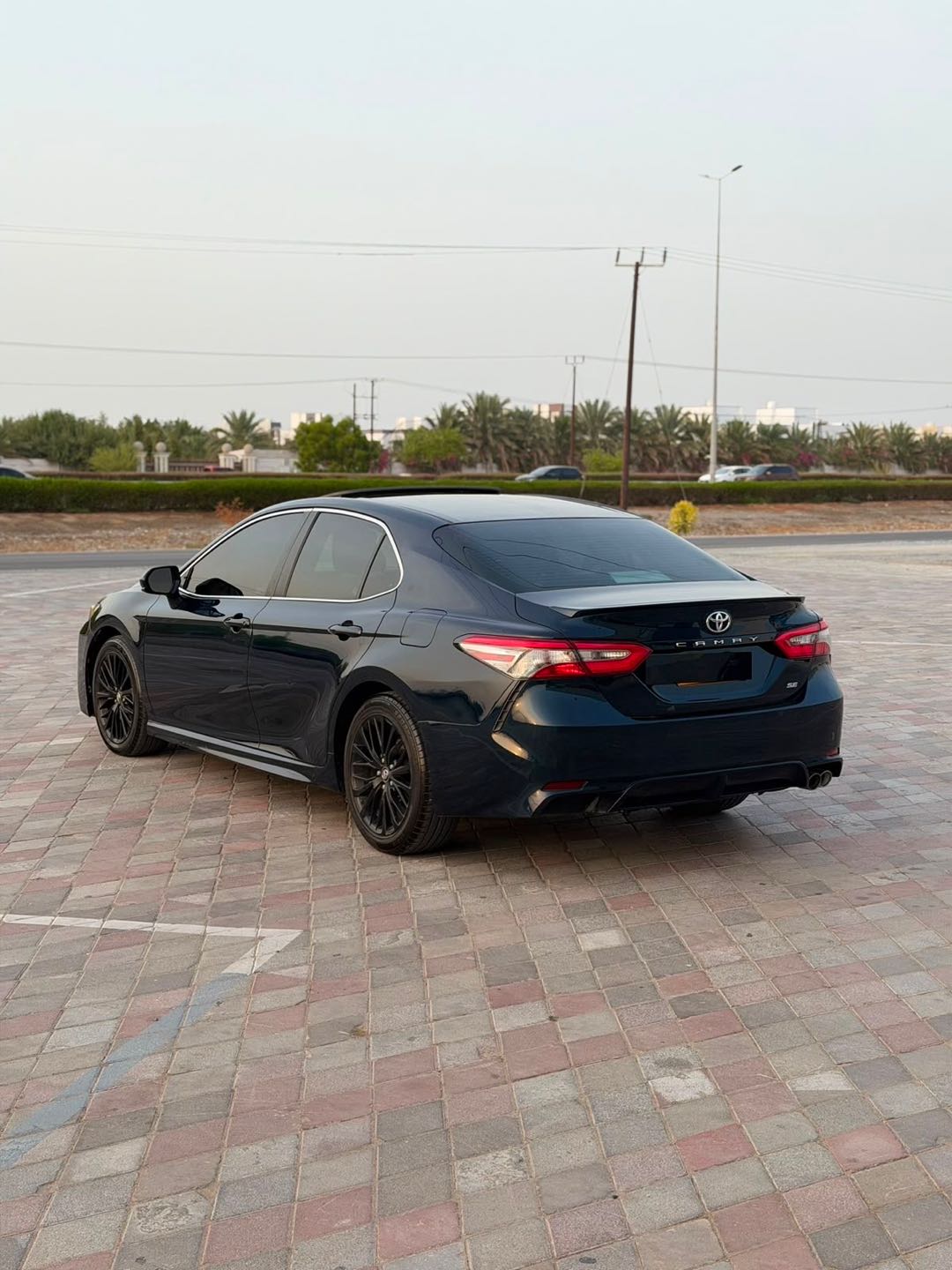 Car Image 2018 TOYOTA CAMRY SE