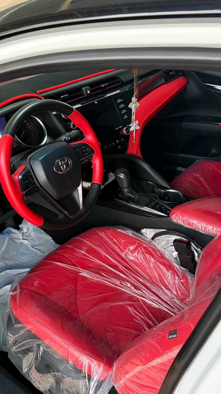 Car Image 2018 TOYOTA CAMRY XSE