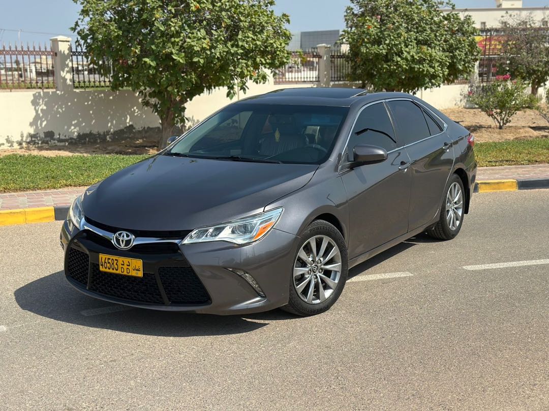 Car Image 2016 TOYOTA CAMRY XLE