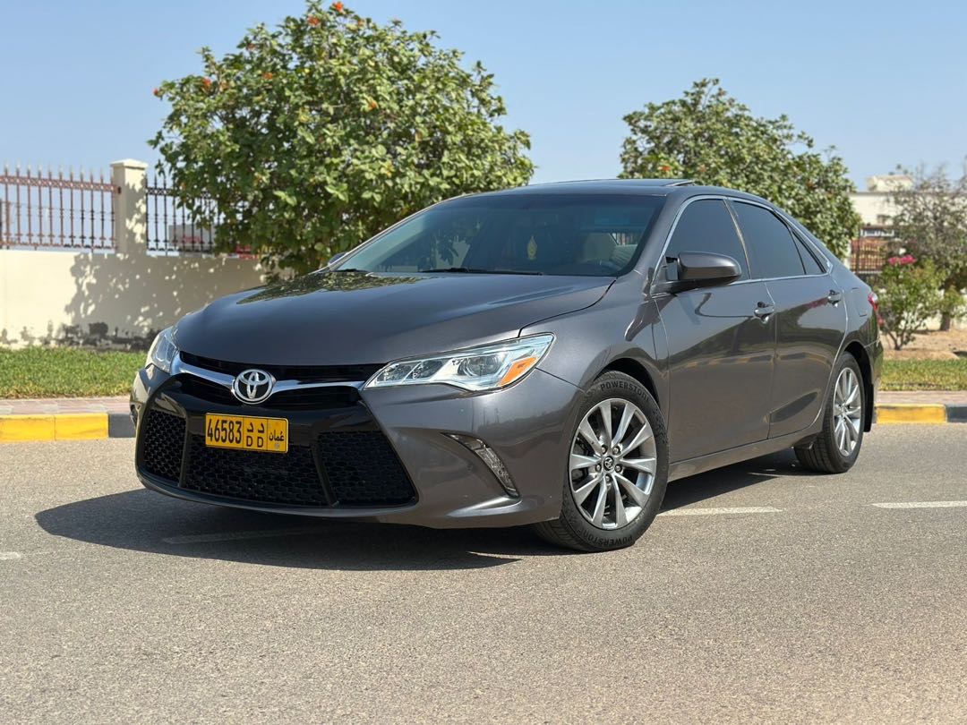 Car Image 2016 TOYOTA CAMRY XLE