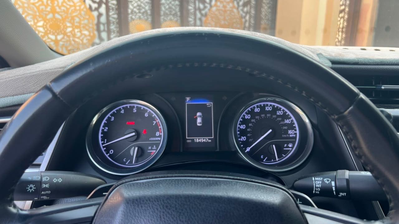 Car Image 2018 TOYOTA CAMRY SE