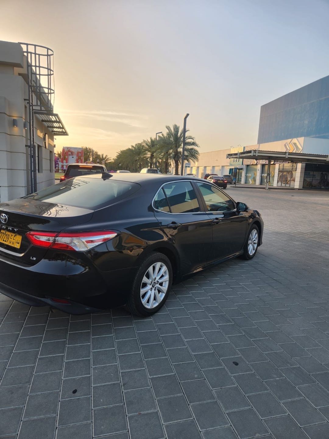 Car Image 2019 TOYOTA CAMRY LE