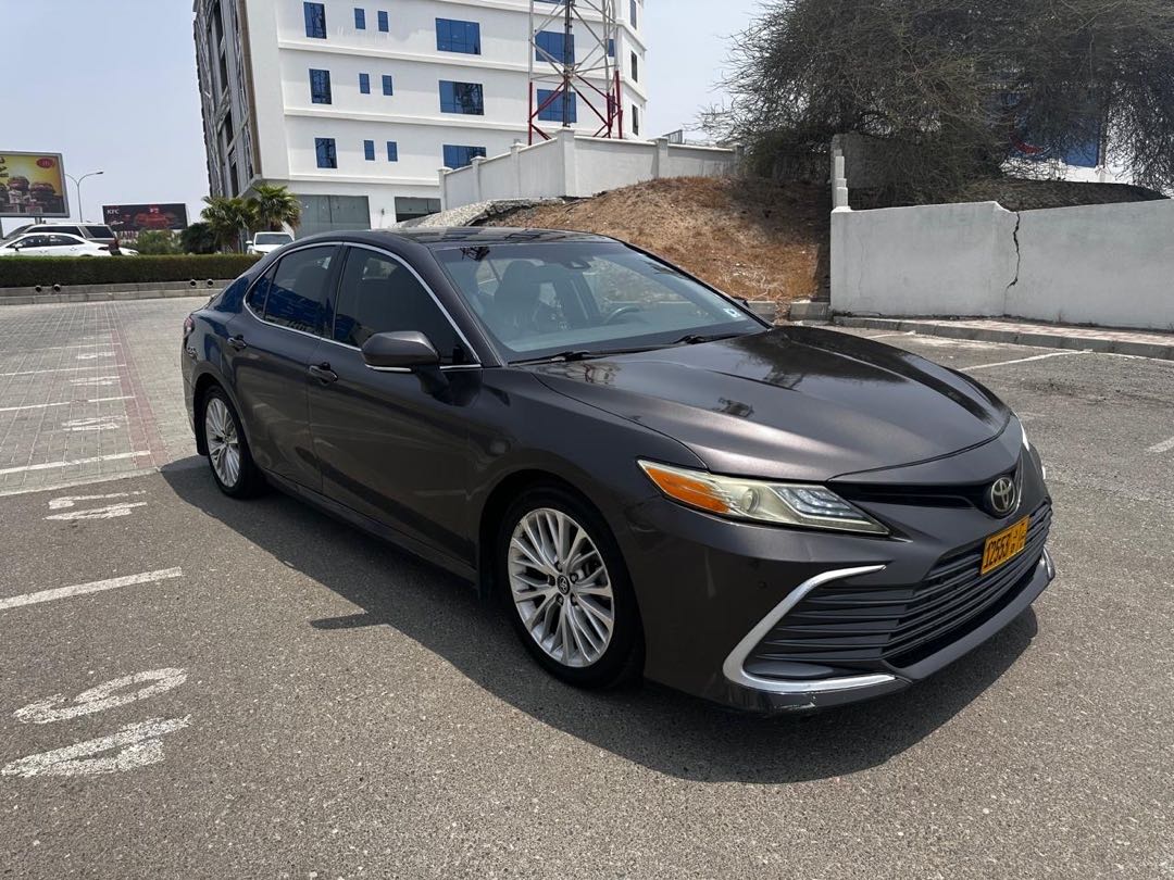 Car Image 2018 TOYOTA CAMRY XLE