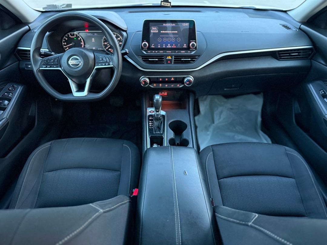 Car Image 2019 NISSAN ALTIMA S