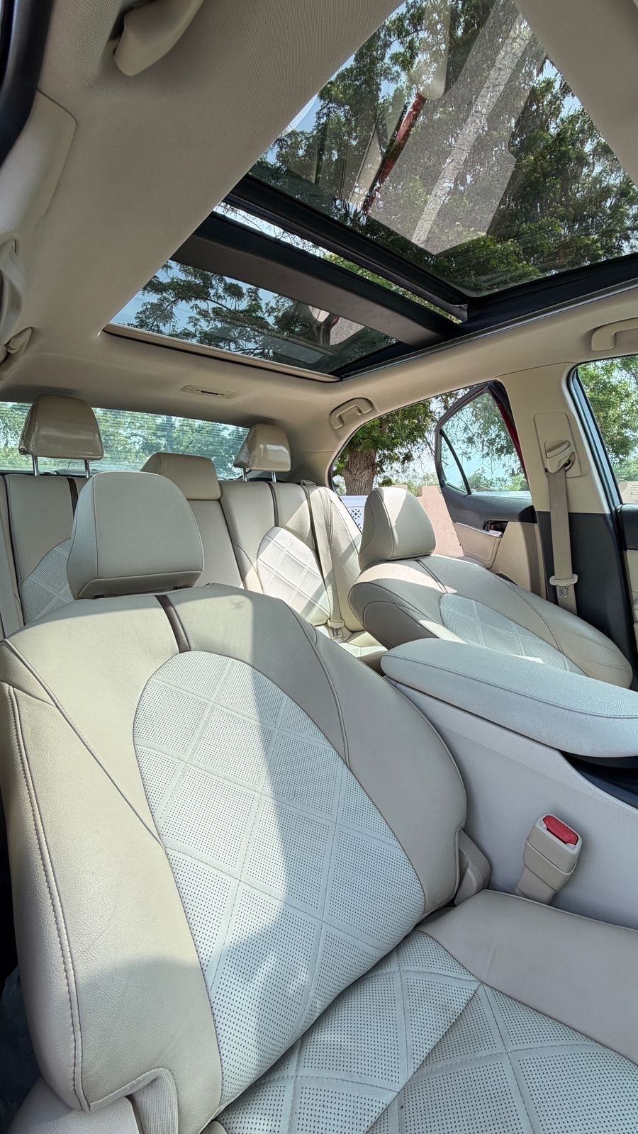 Car Image 2018 TOYOTA CAMRY XLE