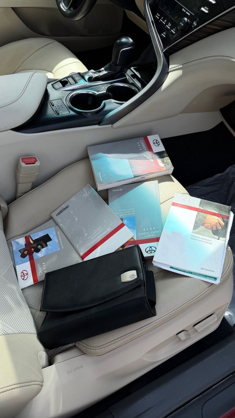 Car Image 2018 TOYOTA CAMRY XLE