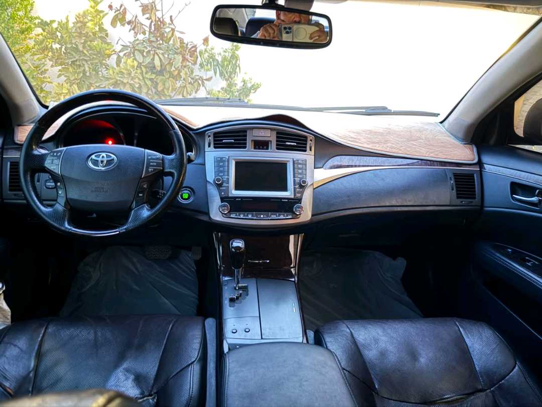 Car Image 2012 TOYOTA AVALON LIMITED