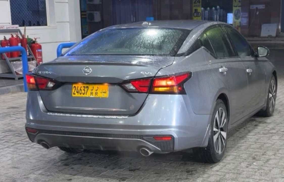Car Image 2021 NISSAN ALTIMA SV