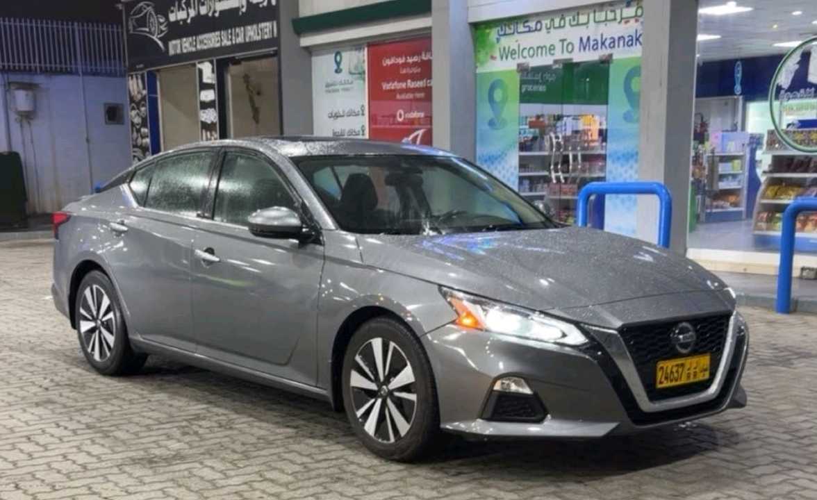 Car Image 2021 NISSAN ALTIMA SV