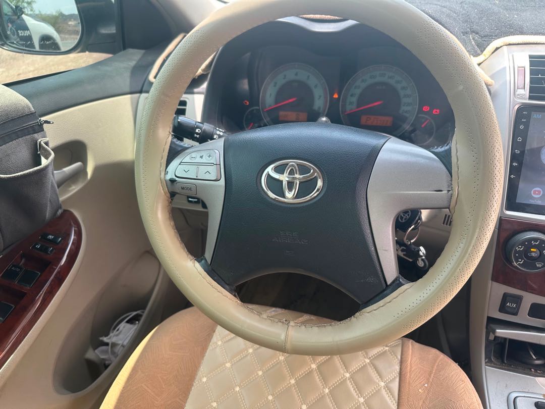 Car Image 2012 TOYOTA COROLLA XLI