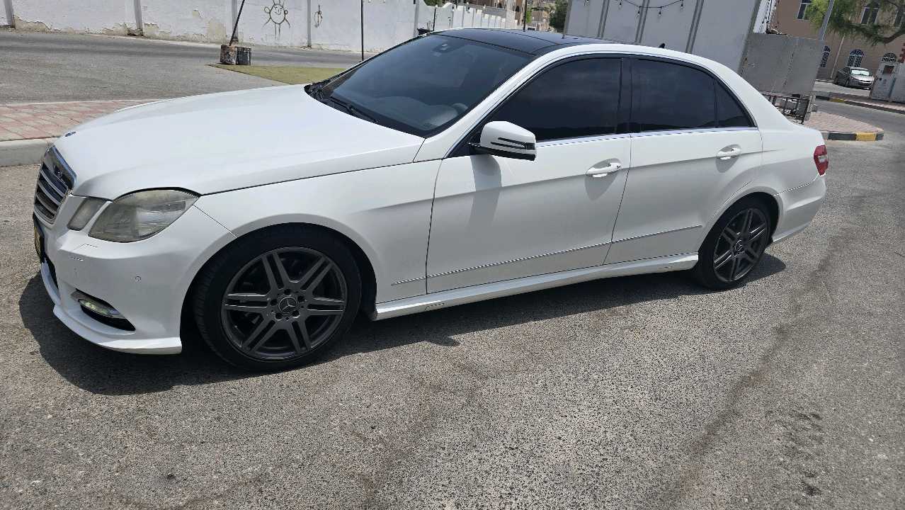 Car Image 2012 MERCEDES E Class 300