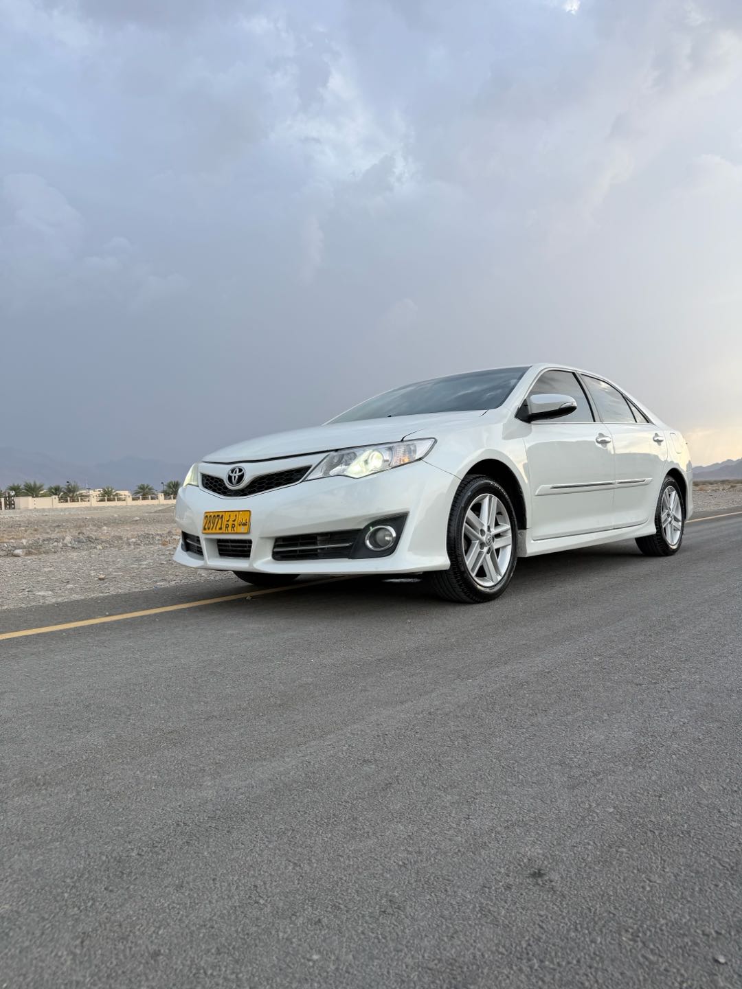 Car Image 2013 TOYOTA CAMRY SE