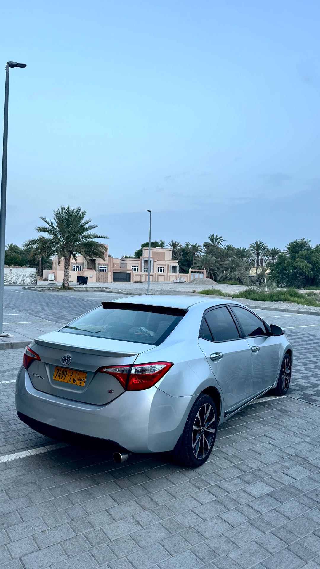 Car Image 2015 TOYOTA COROLLA LE