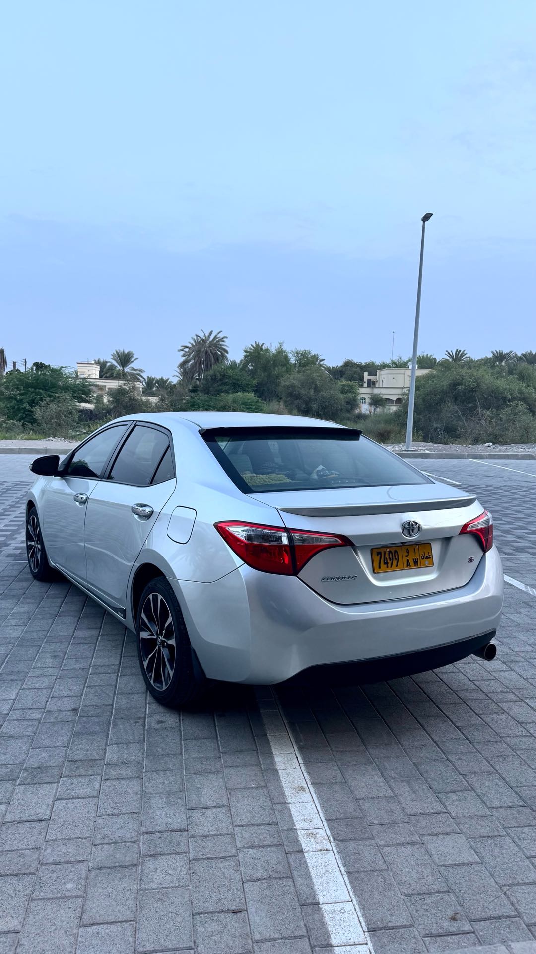 Car Image 2015 TOYOTA COROLLA LE