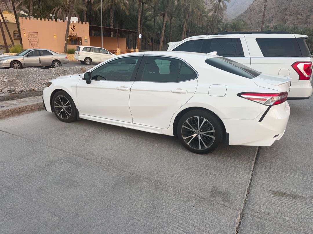 Car Image 2020 TOYOTA CAMRY SE