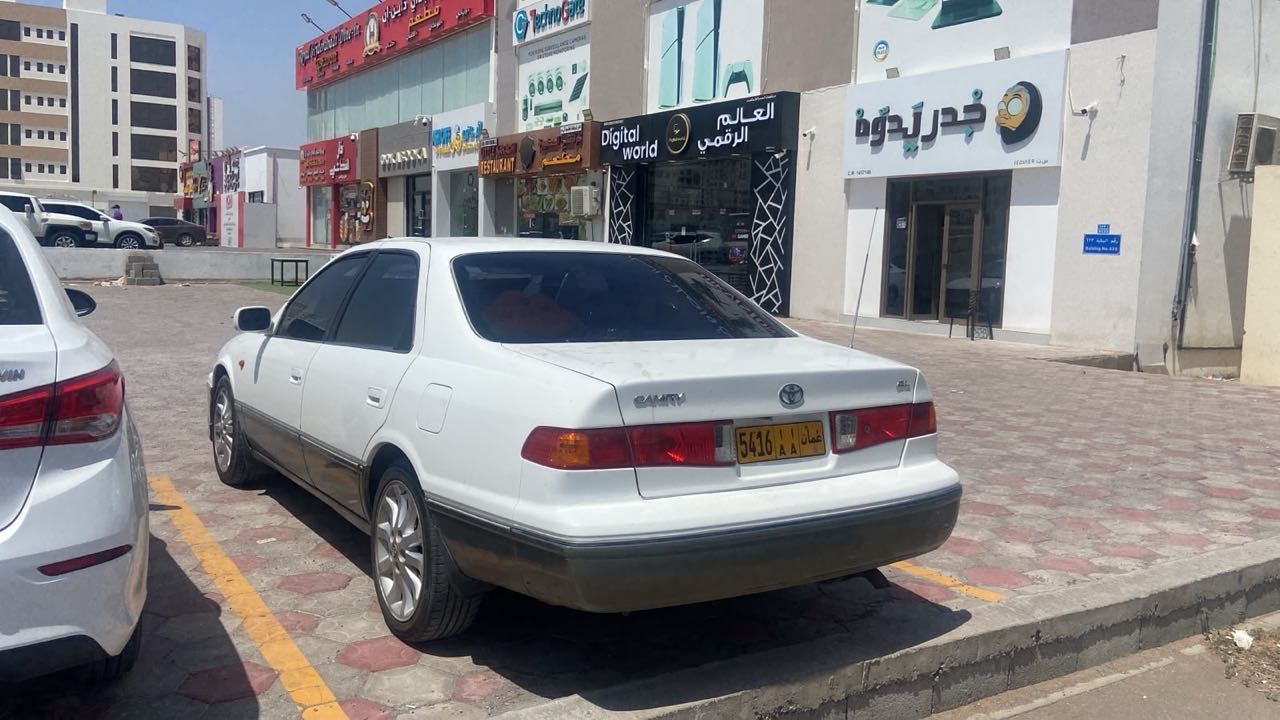 Car Image 2001 TOYOTA CAMRY GL