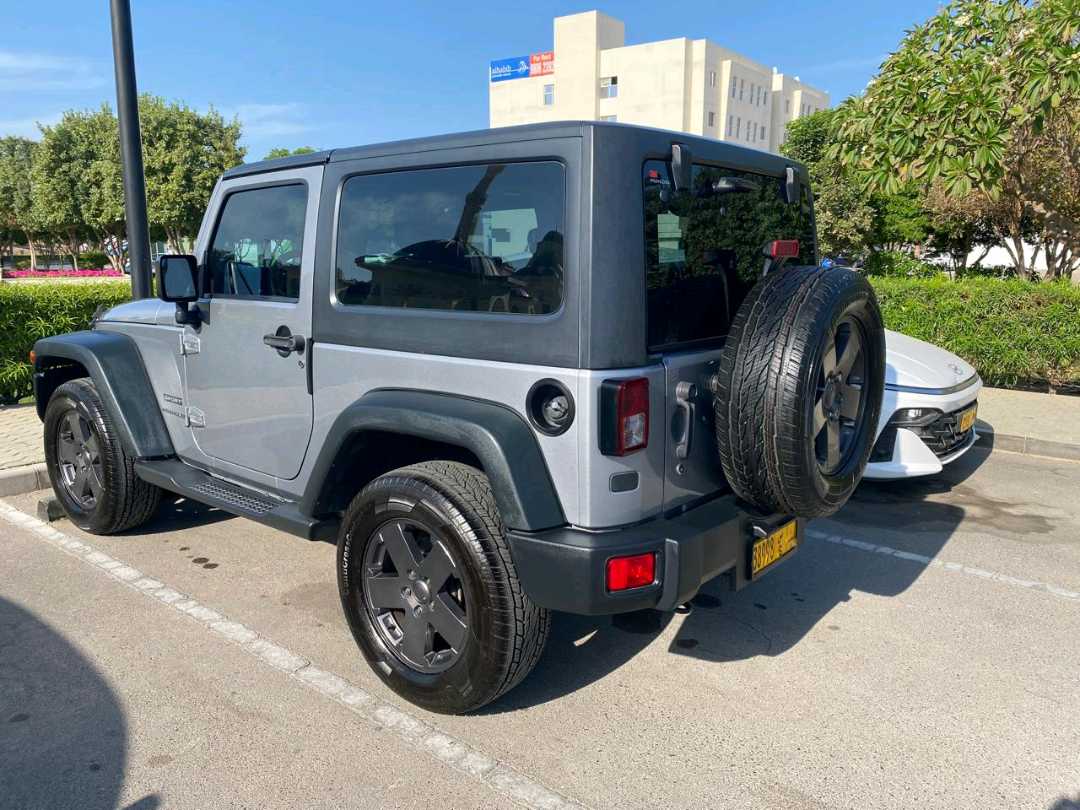 Car Image 2015 JEEP WRANGLER Sport