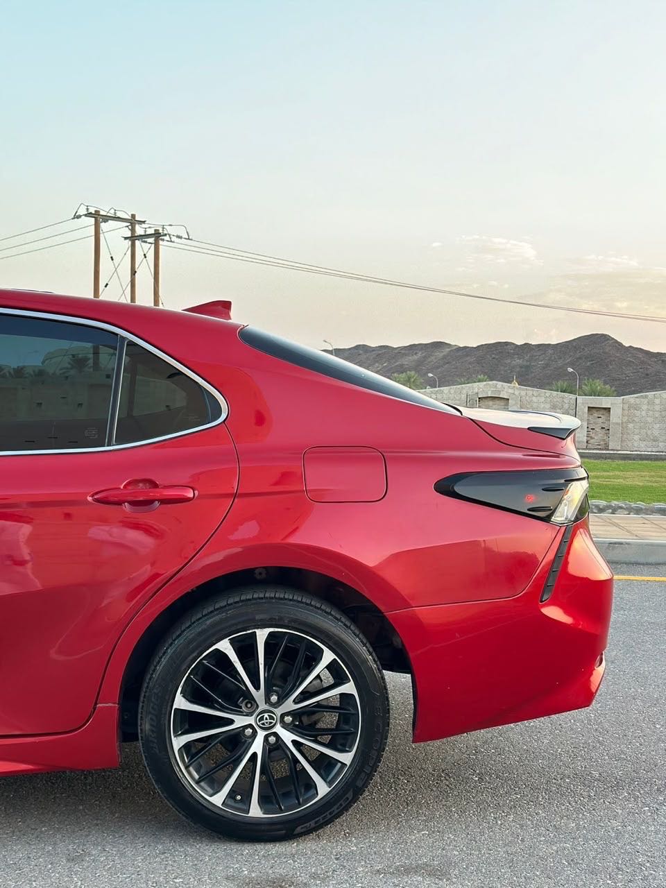 Car Image 2019 TOYOTA CAMRY SE