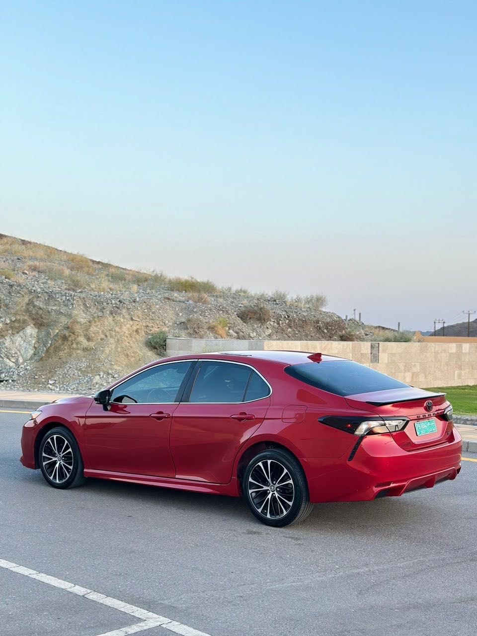 Car Image 2019 TOYOTA CAMRY SE