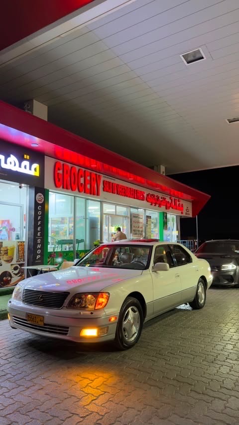 Car Image 1998 LEXUS LS 400