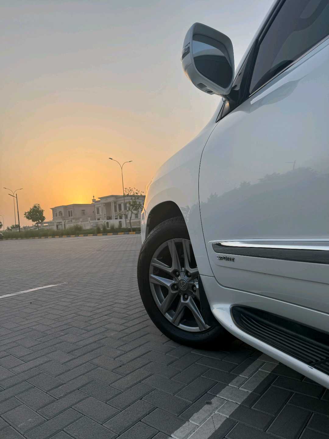 Car Image 2014 LEXUS LX 570
