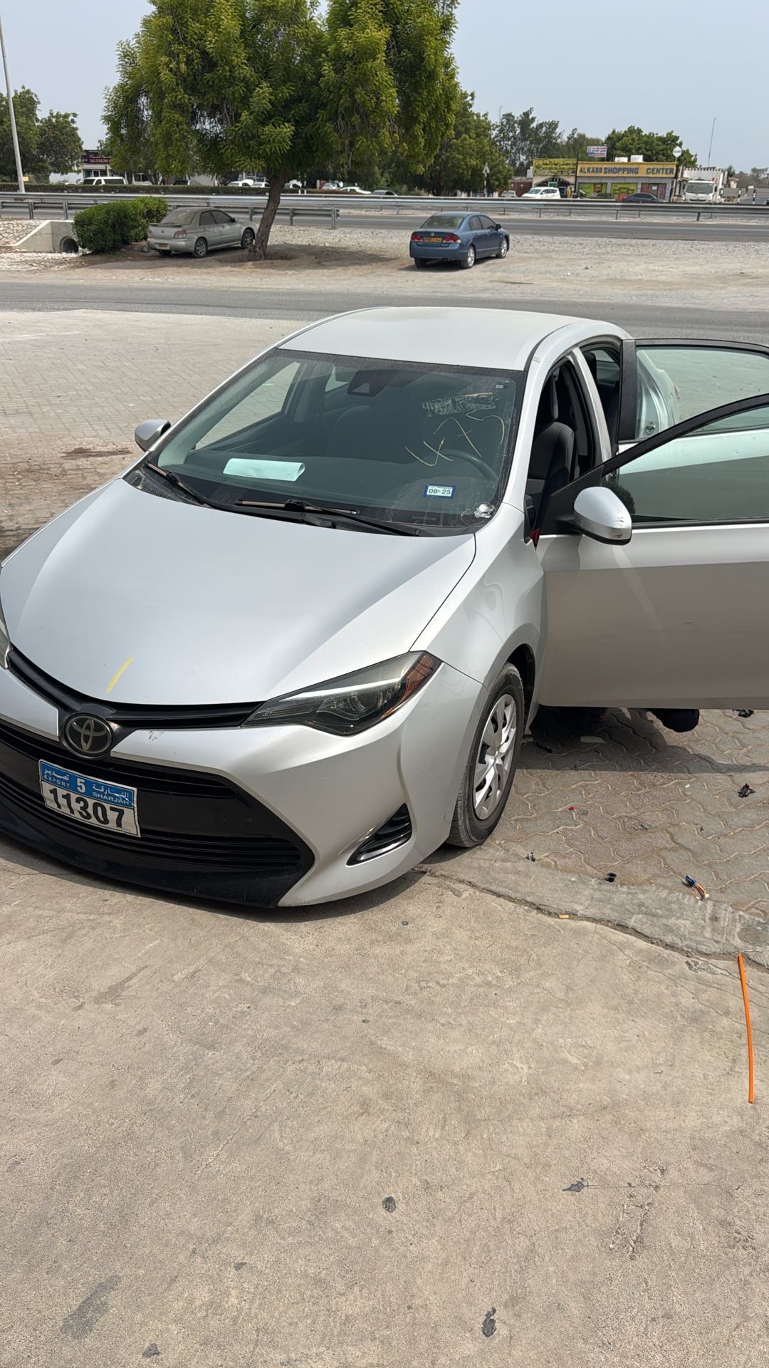 Car Image 2019 TOYOTA COROLLA LE