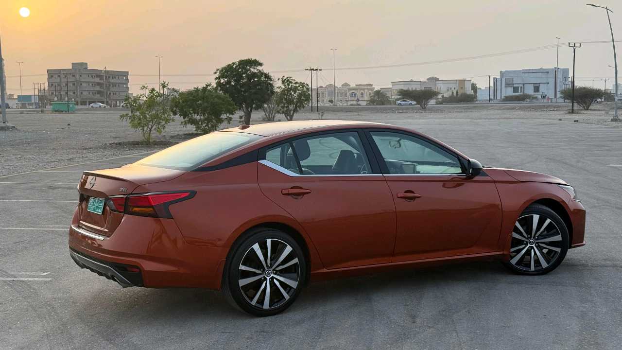 Car Image 2022 NISSAN ALTIMA SR