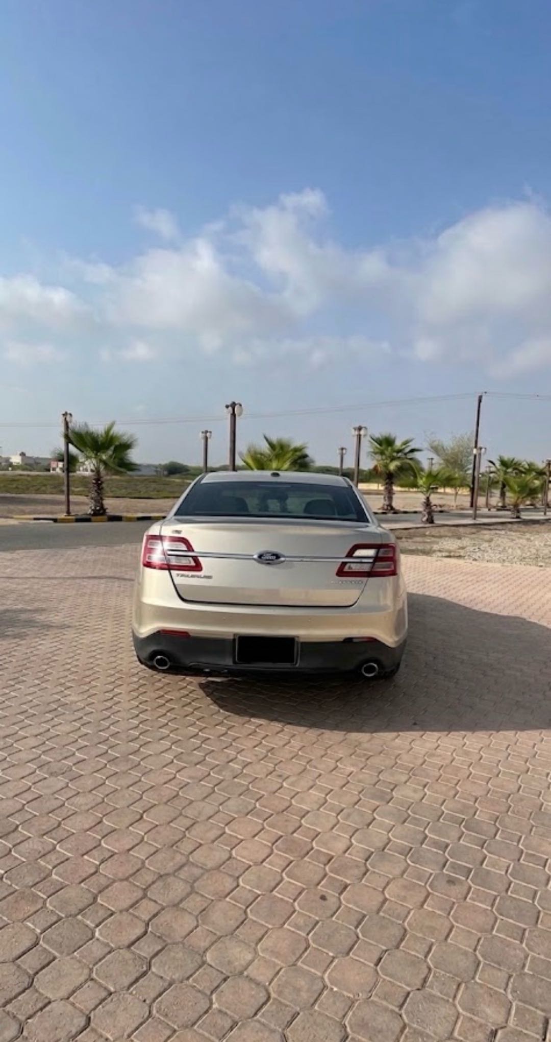 Car Image 2018 FORD TAURUS 