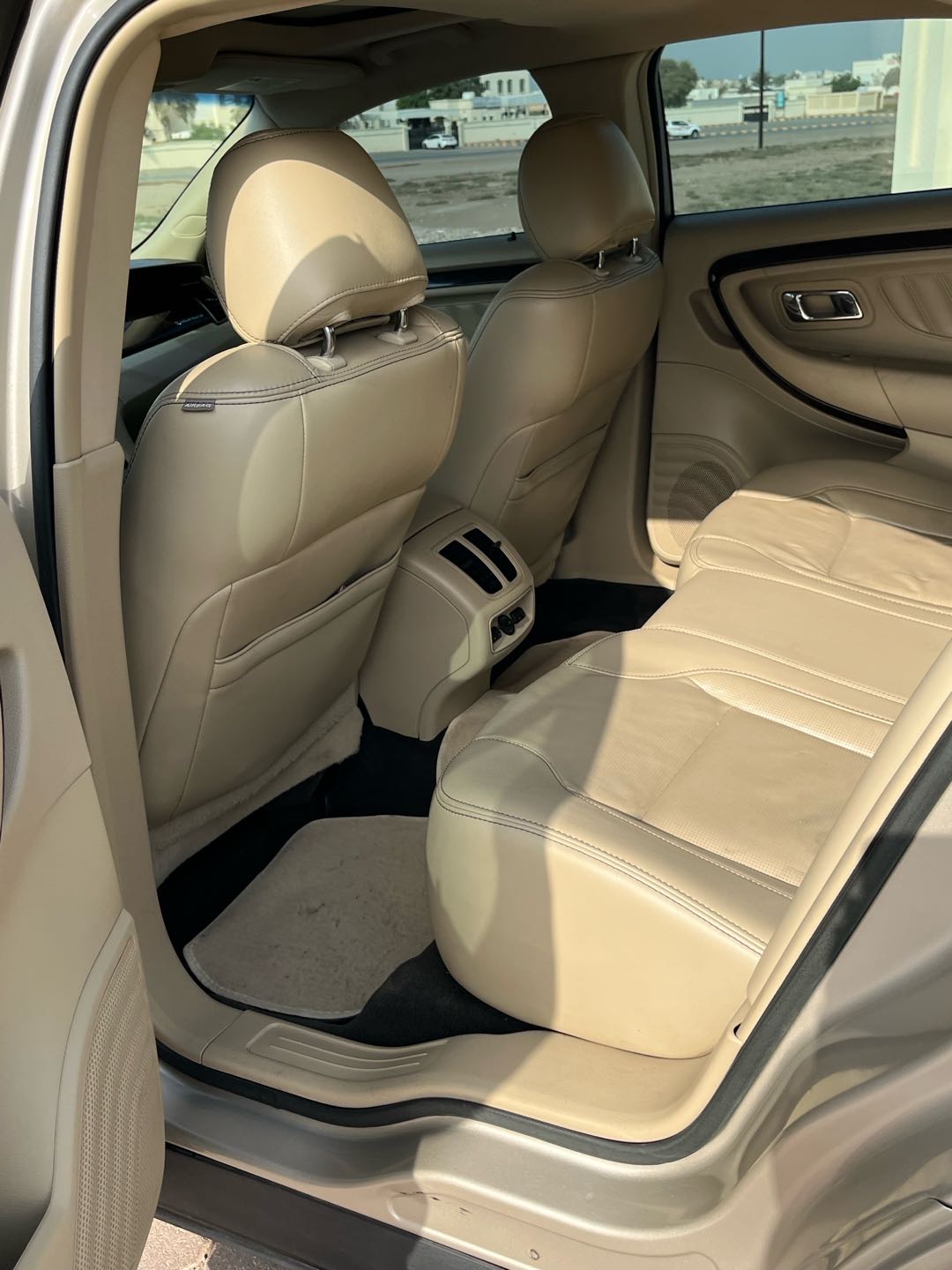 Car Image 2018 FORD TAURUS 