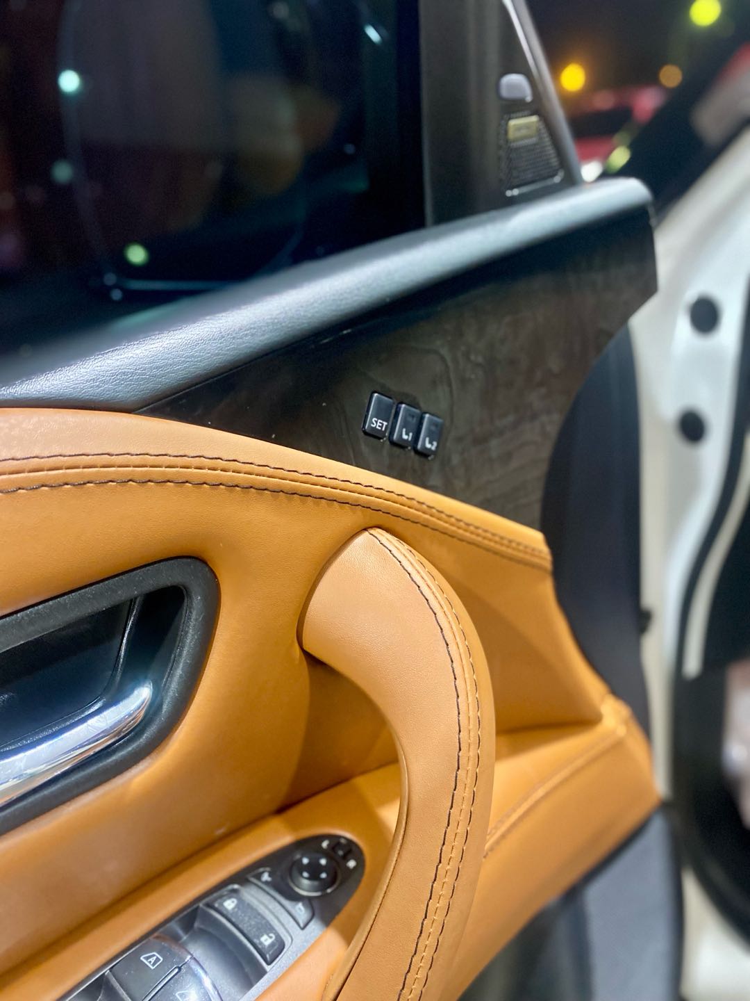 Car Image 2019 INFINITI QX80 