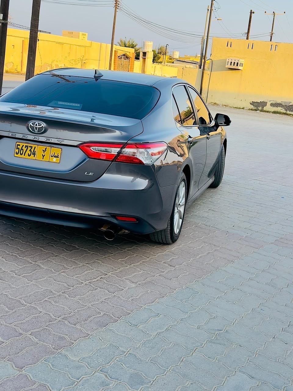 Car Image 2019 TOYOTA CAMRY LE