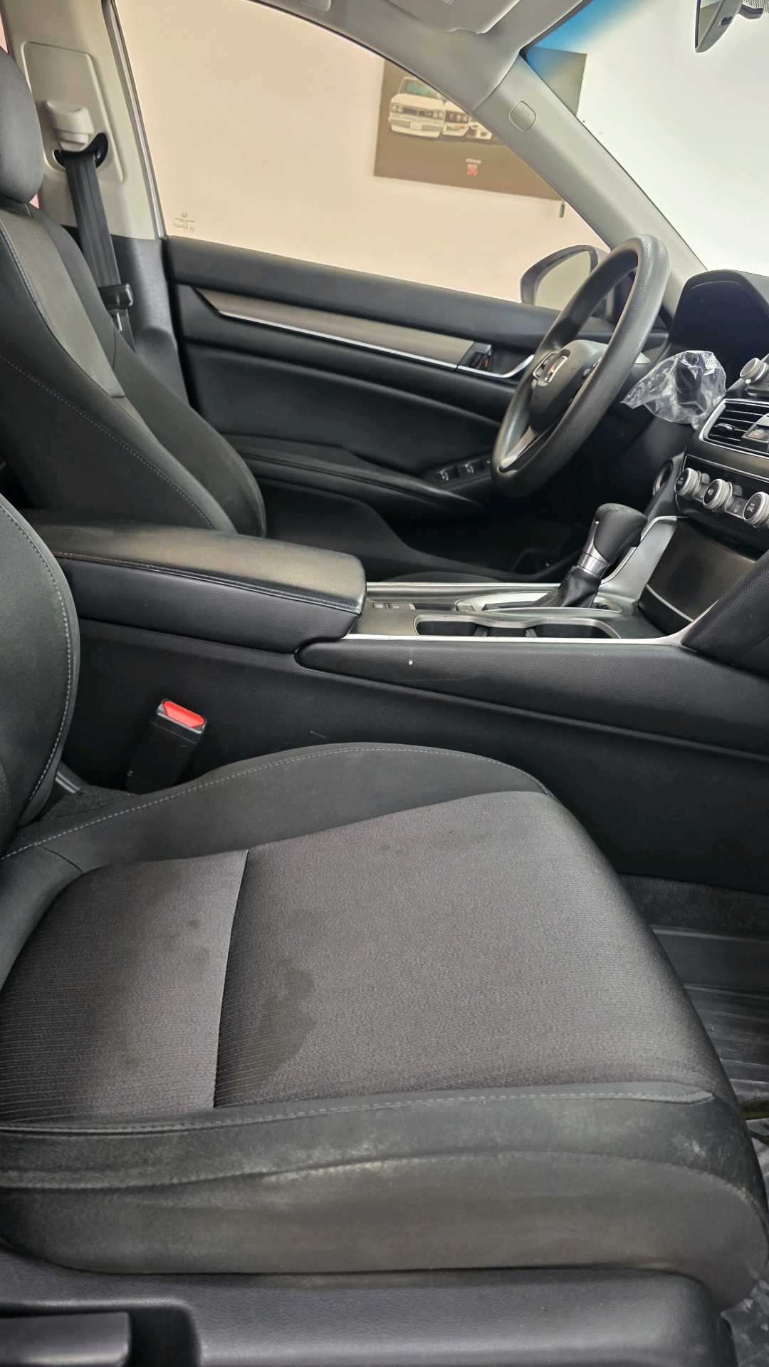 Car Image 2018 HONDA ACCORD LX