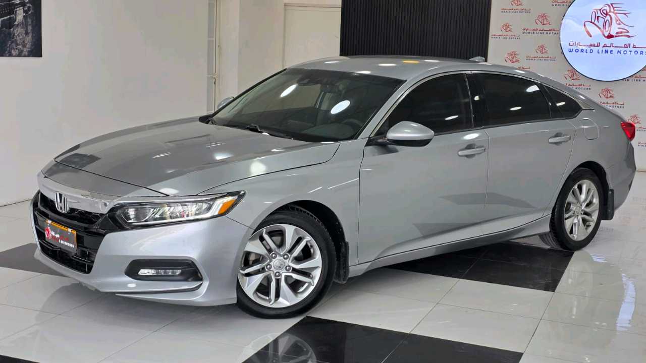 Car Image 2018 HONDA ACCORD LX
