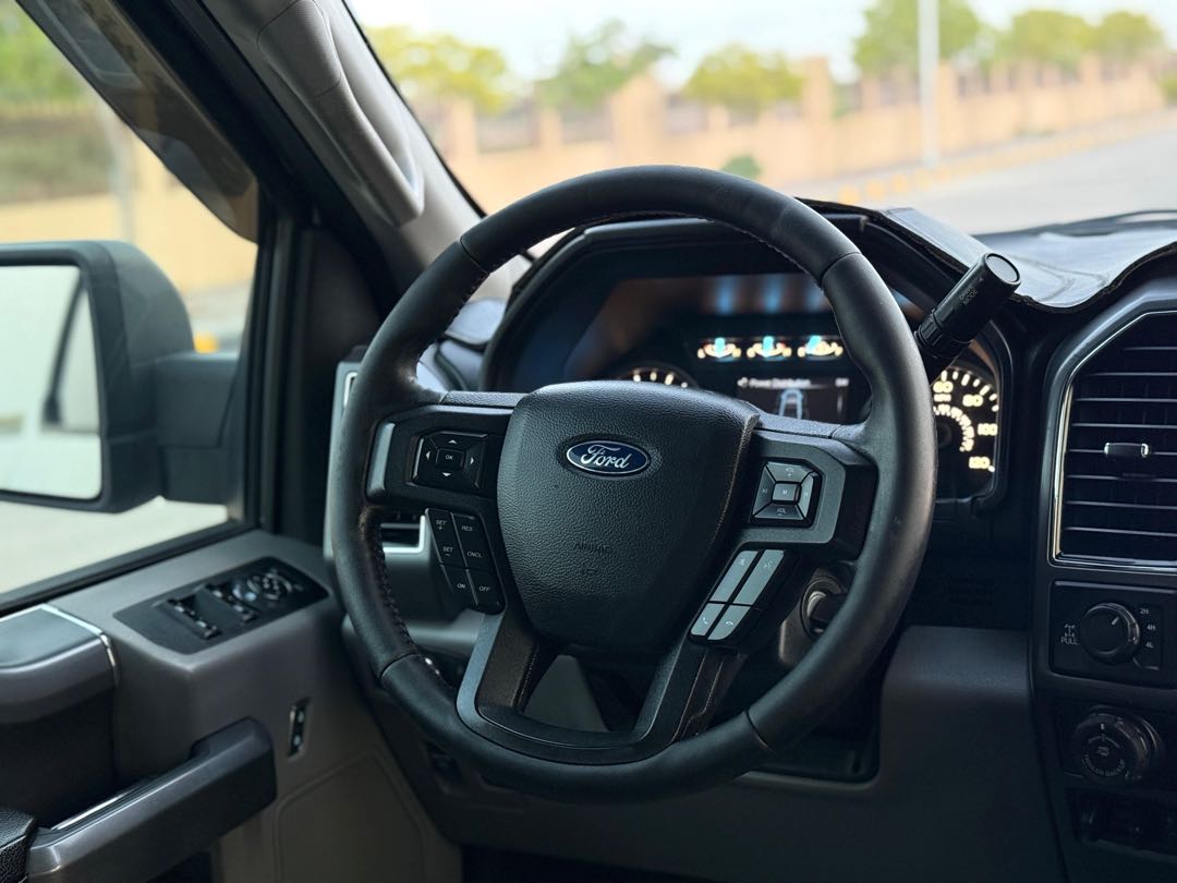 Car Image 2018 FORD F-150 Lariat