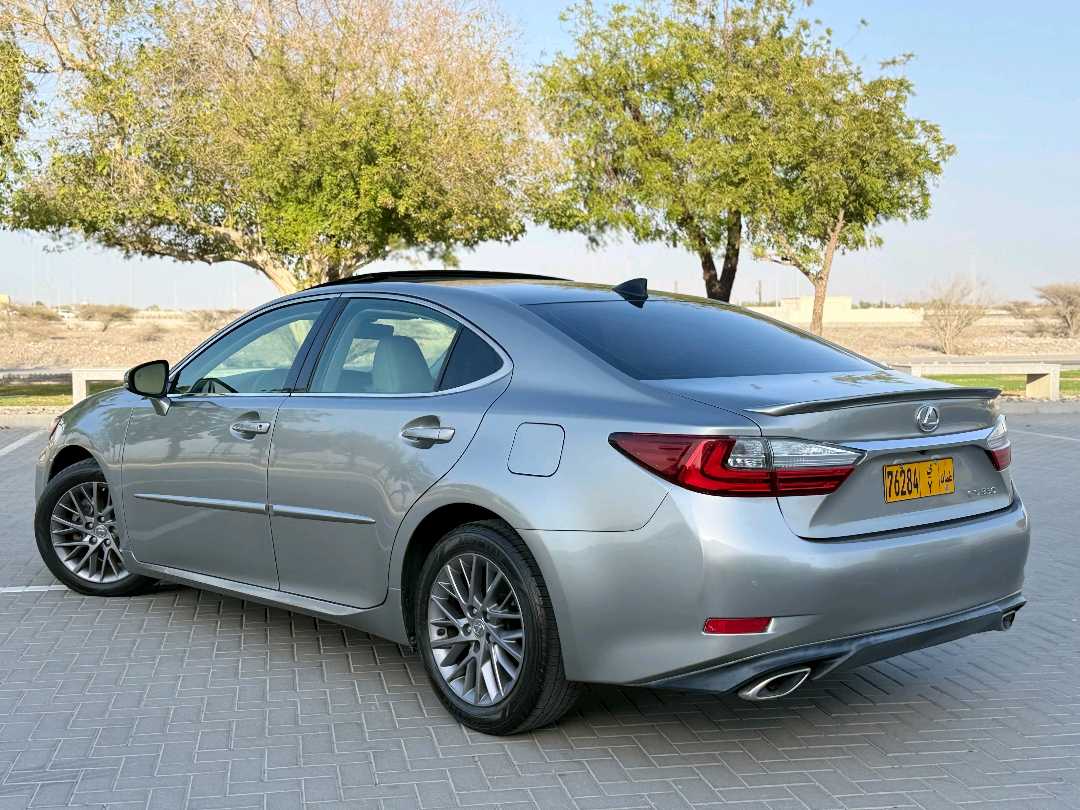 Car Image 2018 LEXUS ES 350