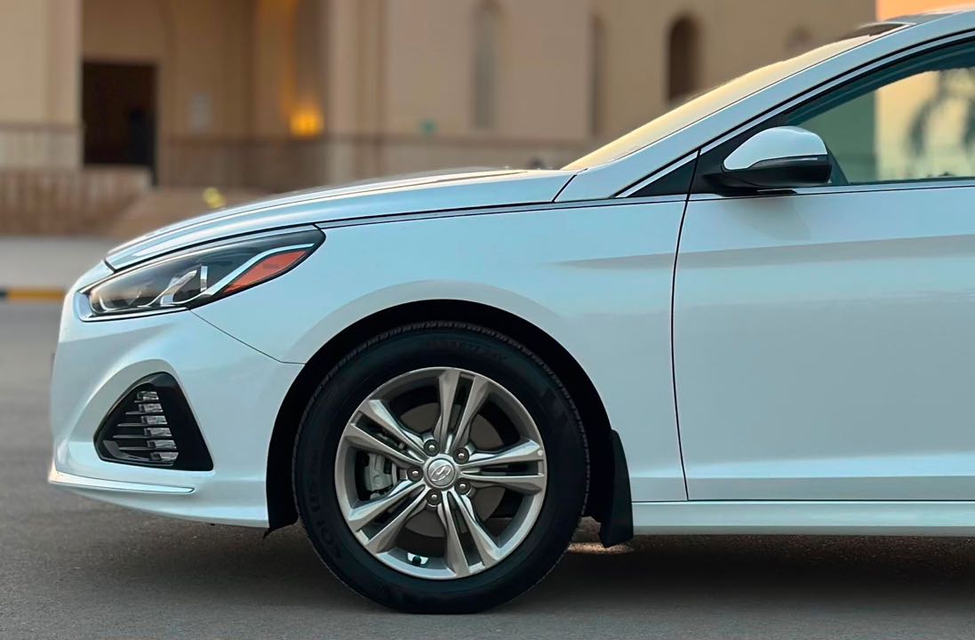 Car Image 2018 HYUNDAI SONATA SPORT