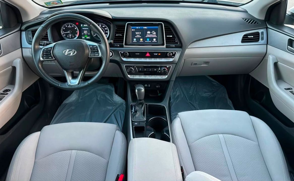 Car Image 2018 HYUNDAI SONATA SPORT