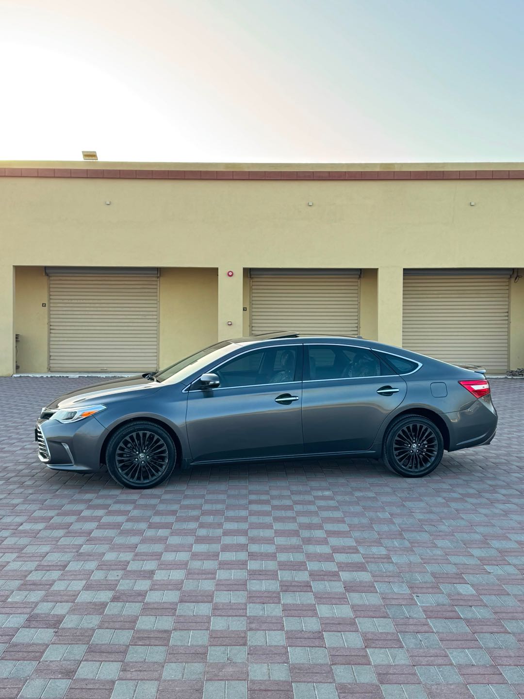 Car Image 2017 TOYOTA AVALON TOURING
