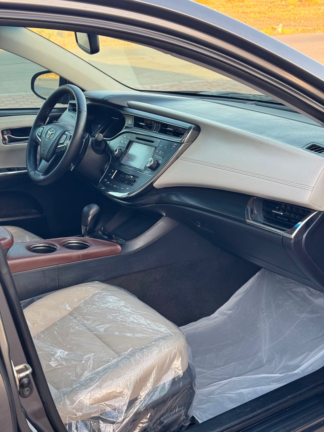 Car Image 2017 TOYOTA AVALON TOURING