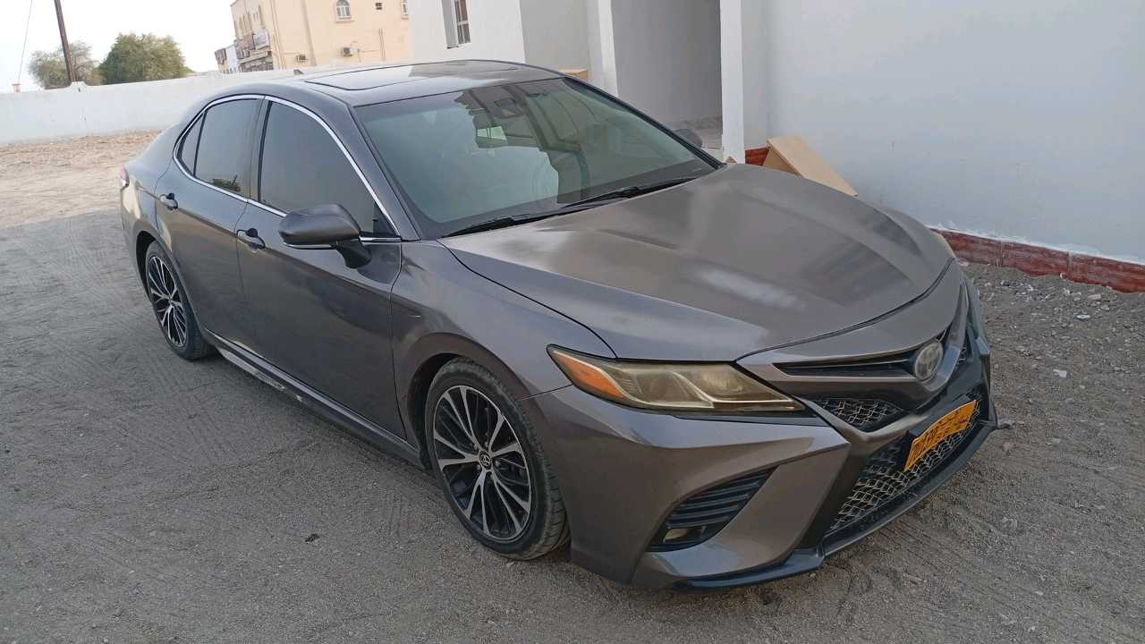 Car Image 2018 TOYOTA CAMRY SE