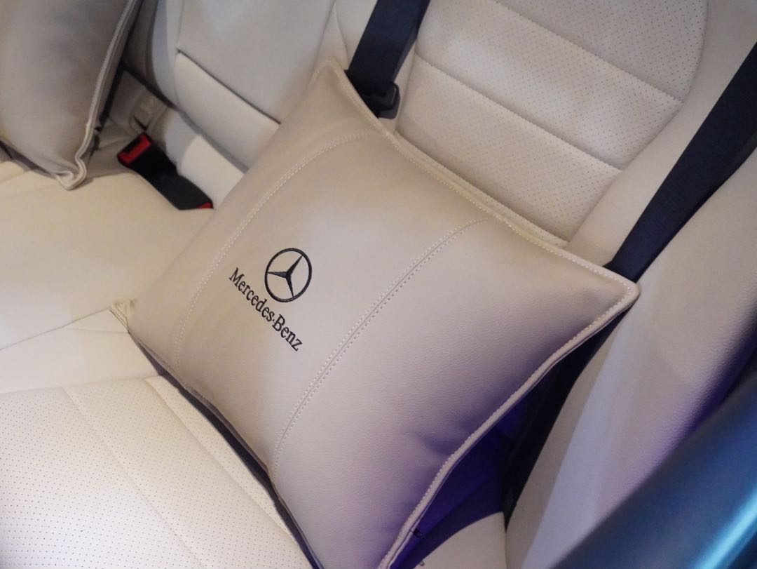 Car Image 2019 MERCEDES C Class 300