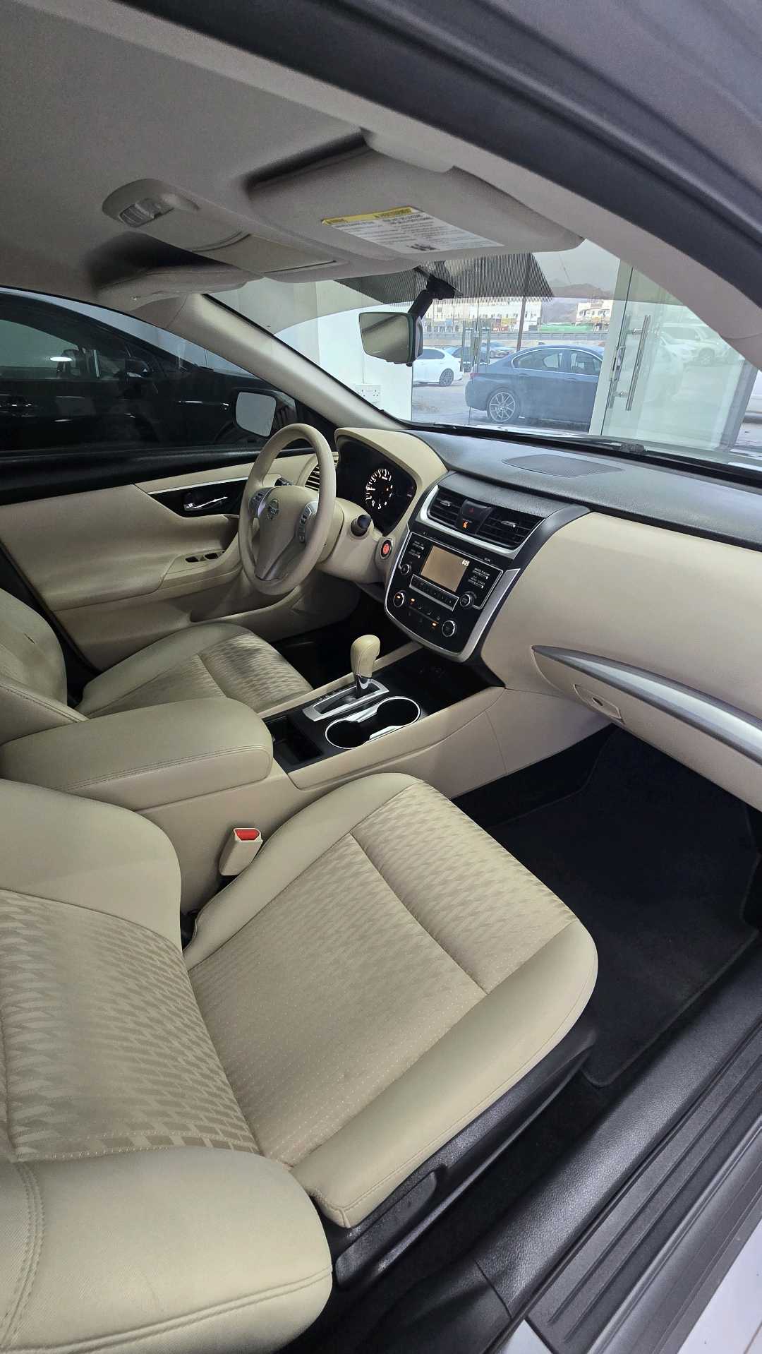 Car Image 2017 NISSAN ALTIMA S