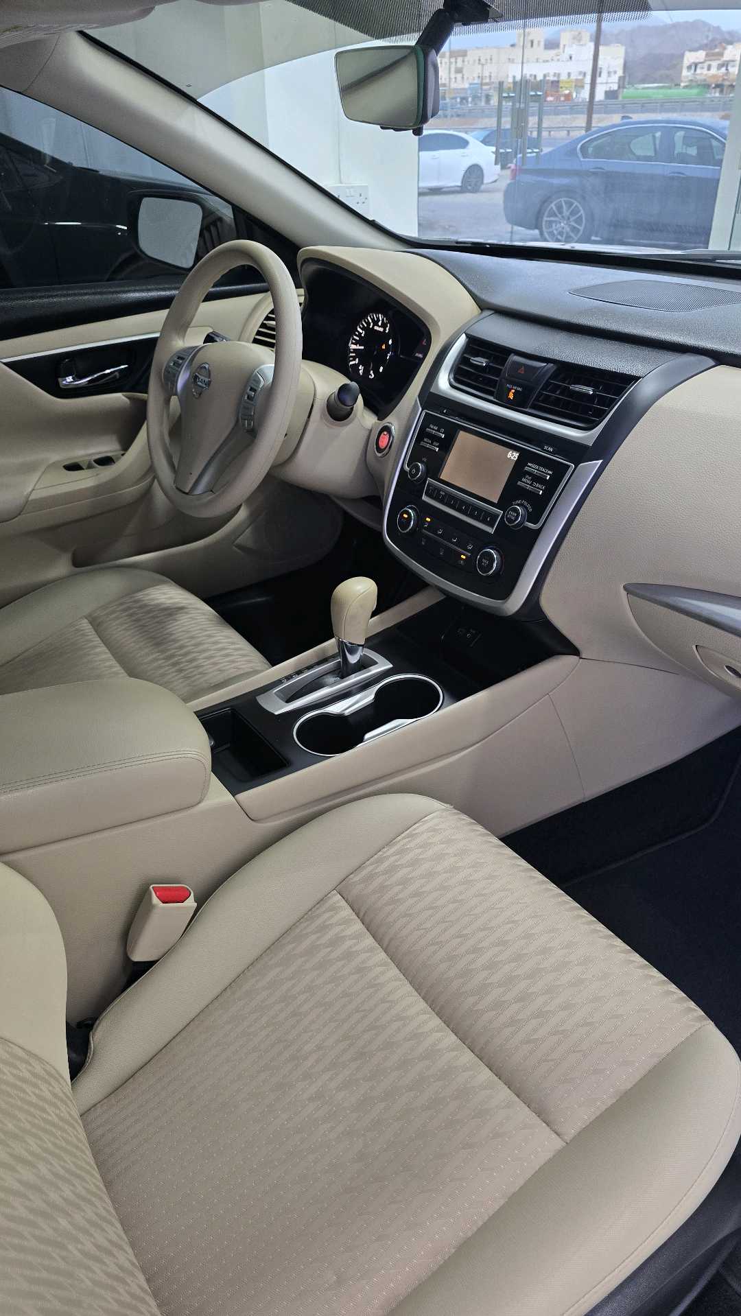 Car Image 2017 NISSAN ALTIMA S