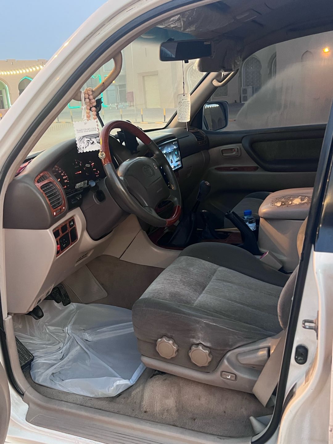 Car Image 1999 TOYOTA LAND CRUISER VX.R