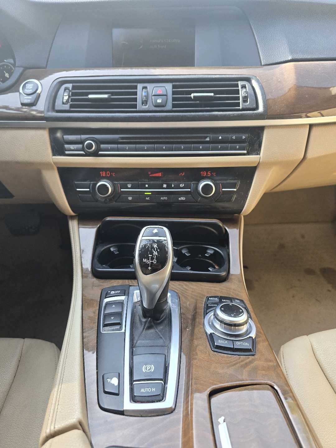 Car Image 2013 BMW 5 SERIES 520