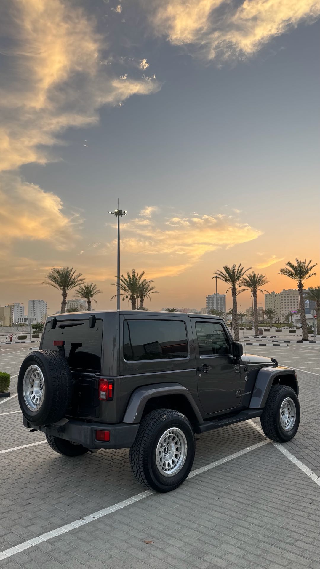 Car Image 2017 JEEP WRANGLER Sport