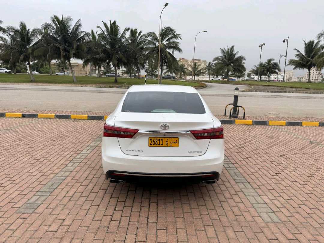Car Image 2016 TOYOTA AVALON LIMITED
